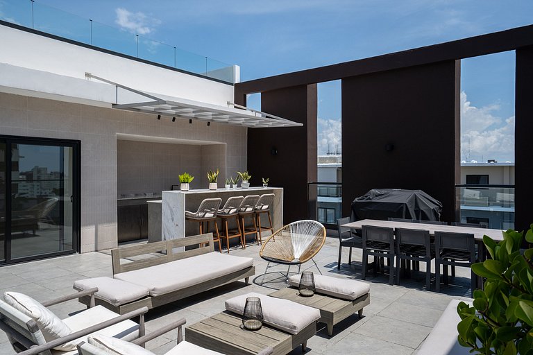 Cozy Retreat w/Rooftop, Pool, CityCenter YellowKey