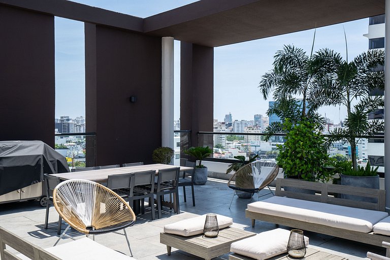 Cozy Retreat w/Rooftop, Pool, CityCenter YellowKey