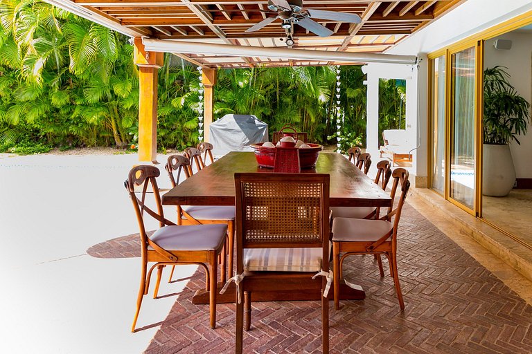 Luxurious villa in casa de campo