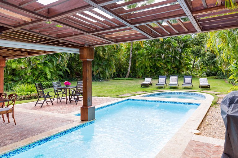 Luxurious villa in casa de campo