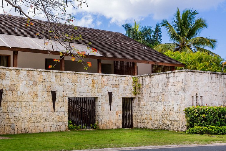 Luxurious villa in casa de campo