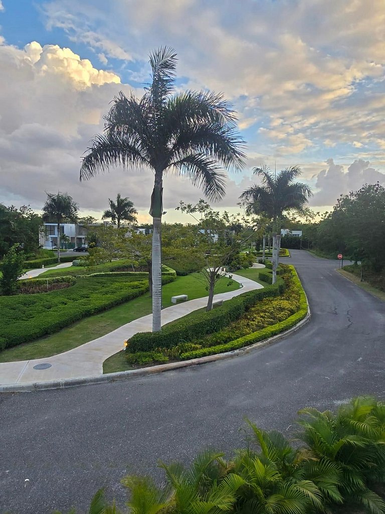 Villa Valdivia, Serene Retreat w/ Private Pool, Nueva Romana