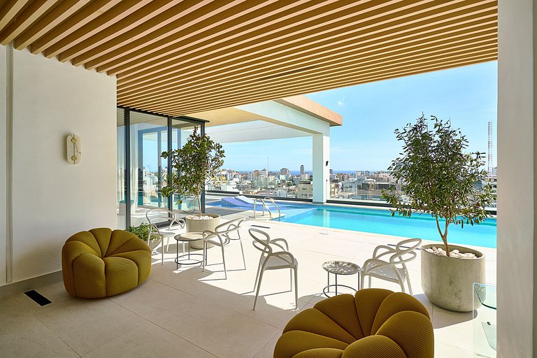 Skyline Evaristo–2BR / Rooftop Infinity Pool