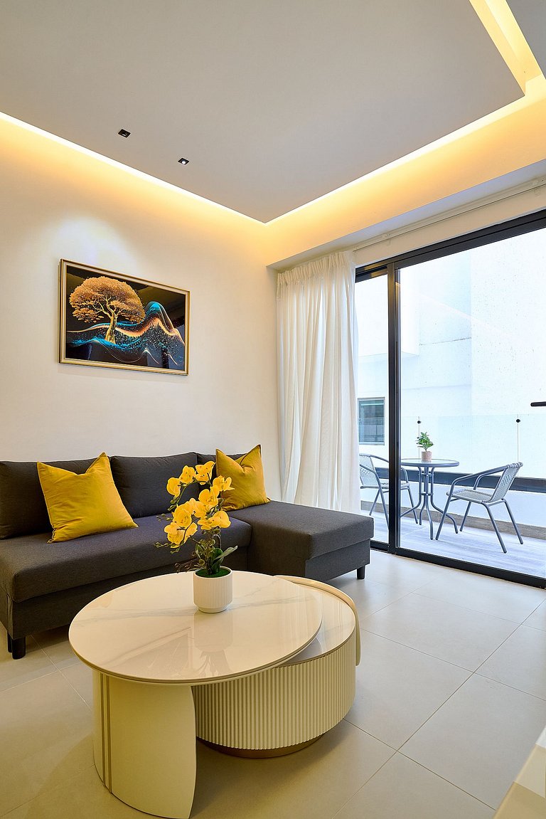 Skyline Evaristo–2BR / Rooftop Infinity Pool