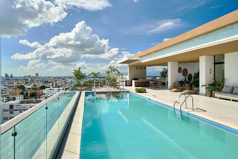 Skyline Evaristo–2BR / Rooftop Infinity Pool