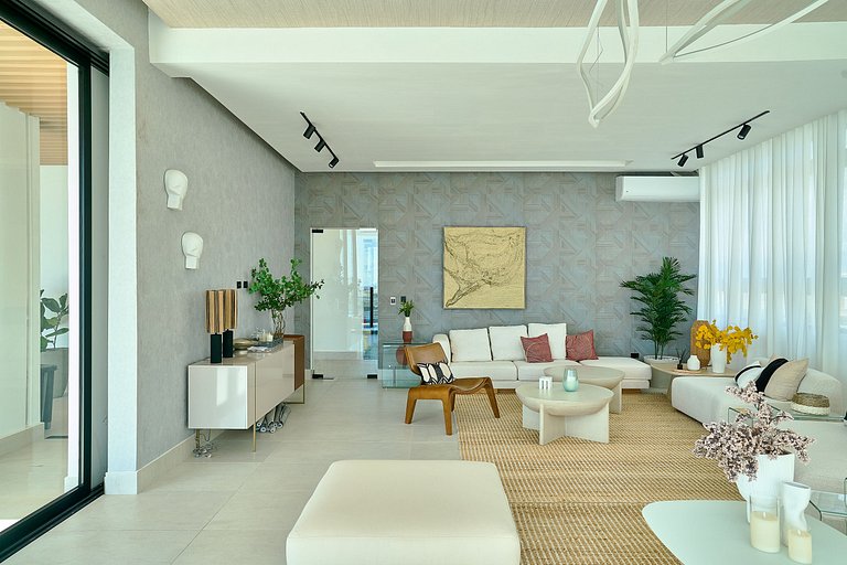 Skyline Evaristo–2BR / Rooftop Infinity Pool