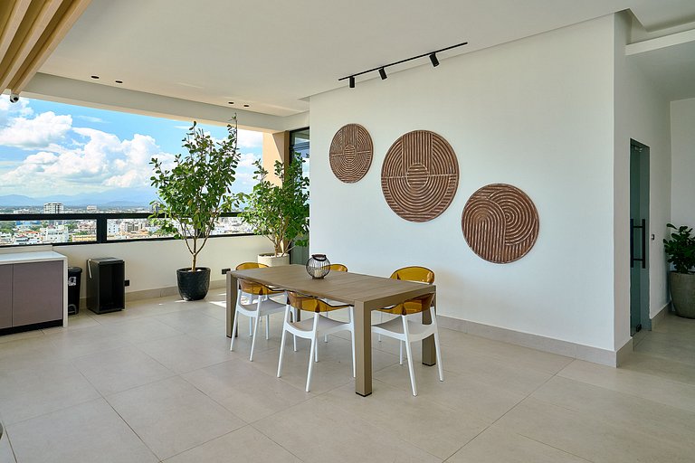 Skyline Evaristo–2BR / Rooftop Infinity Pool