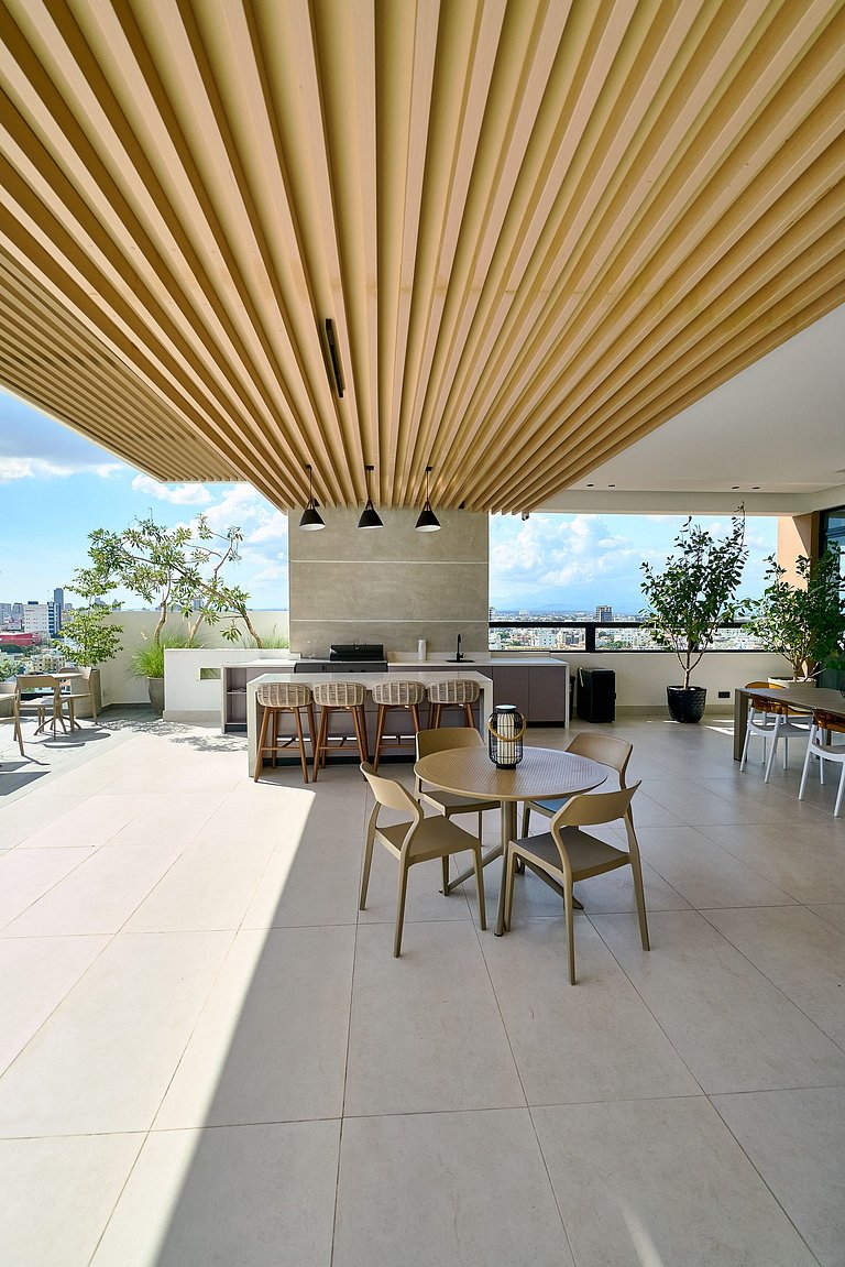 Skyline Evaristo–2BR / Rooftop Infinity Pool