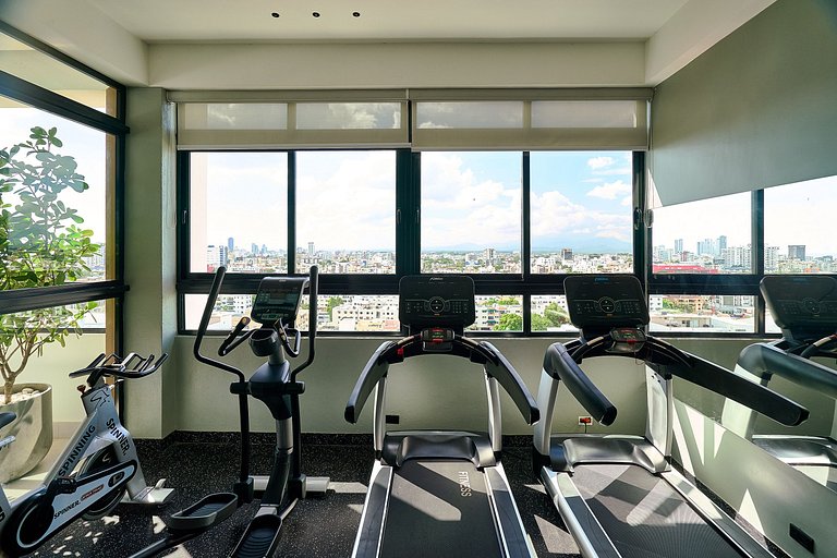 Skyline Evaristo–2BR / Rooftop Infinity Pool