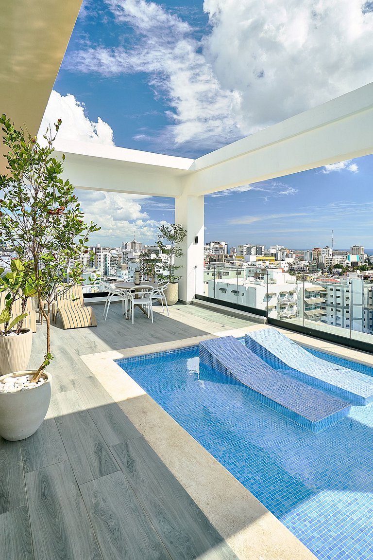 Skyline Evaristo–2BR / Rooftop Infinity Pool