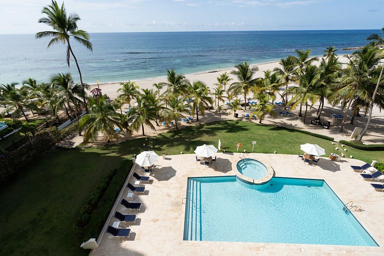 Beachfront 2BR Escape | Sea & Pool Views | Juan Dolio – By Y
