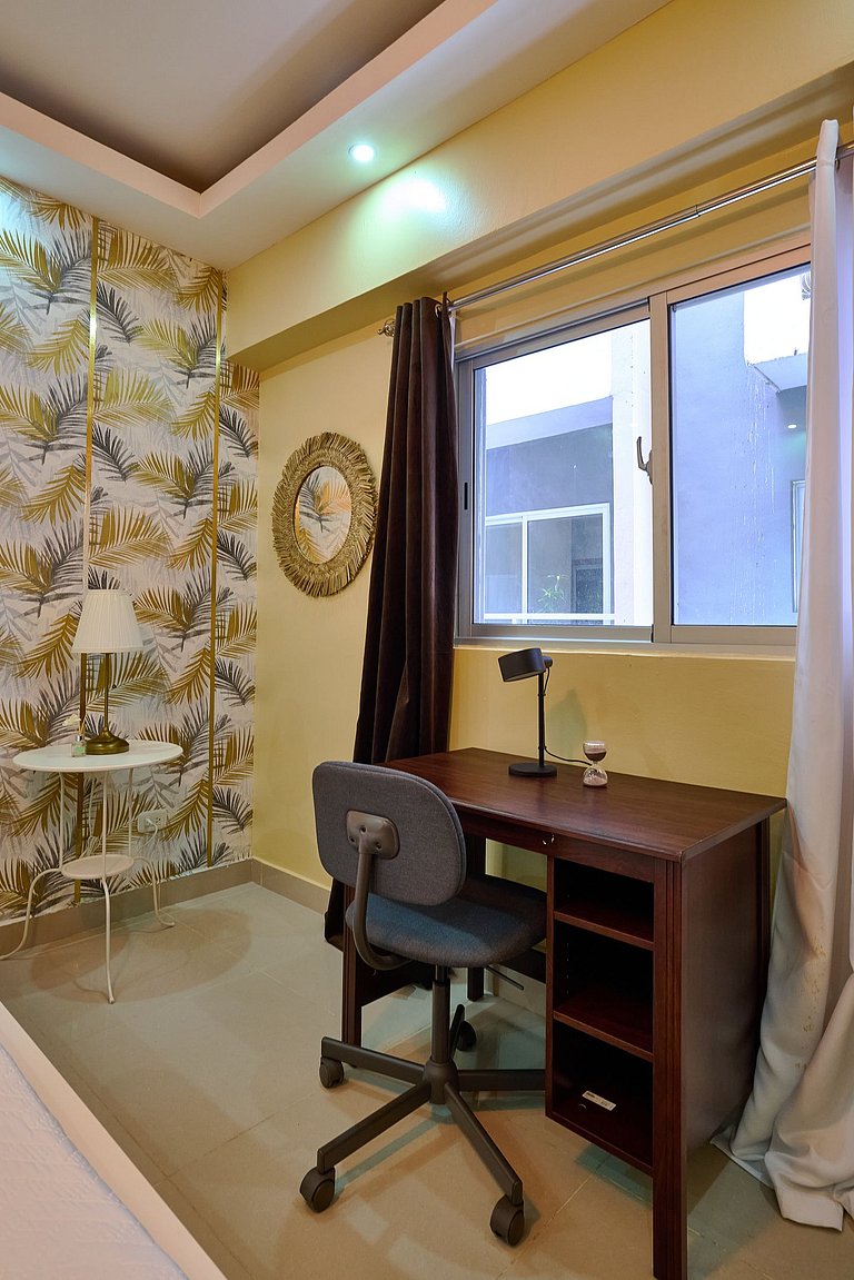 GYM WiFi -Queen Bed-Yellowkey*