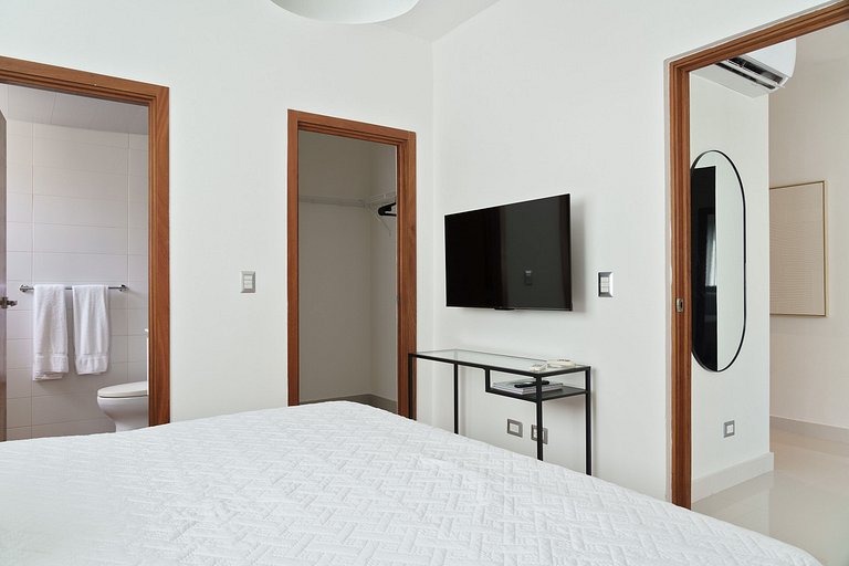 1BR Unit D10-A/C-WiFi-SmrtTv-Piantini-YellowKey