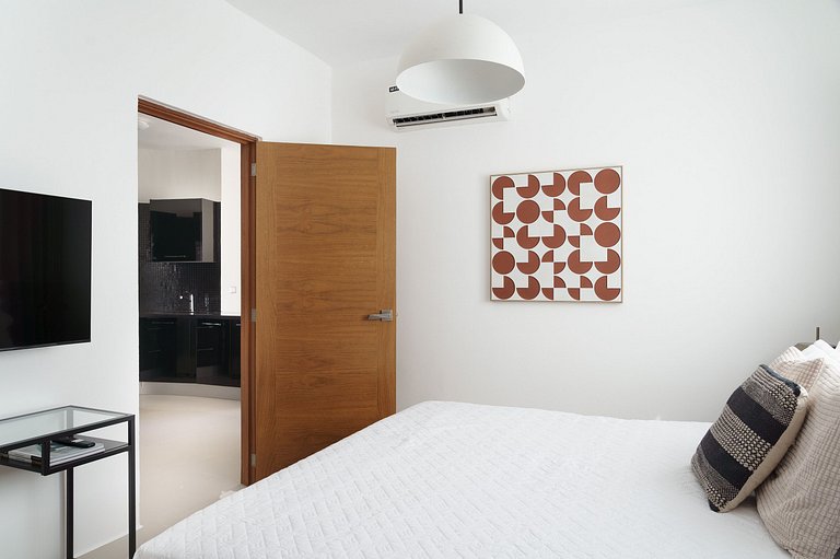 1BR Unit D10-A/C-WiFi-SmrtTv-Piantini-YellowKey