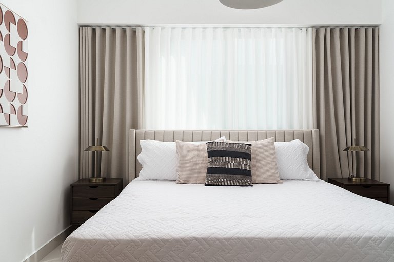 1BR Unit D10-A/C-WiFi-SmrtTv-Piantini-YellowKey