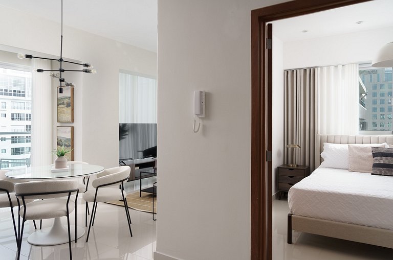 1BR Unit D10-A/C-WiFi-SmrtTv-Piantini-YellowKey