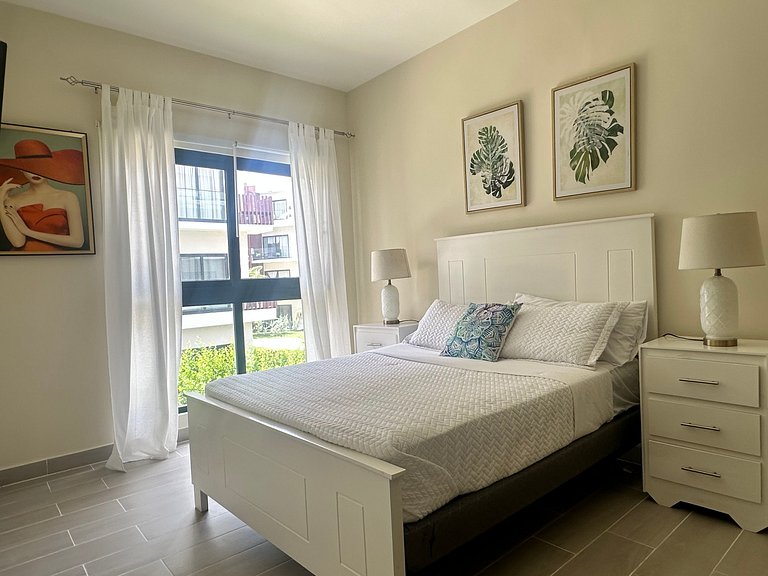 Cozy 1BR in Panorama Lake • Pool & Beach