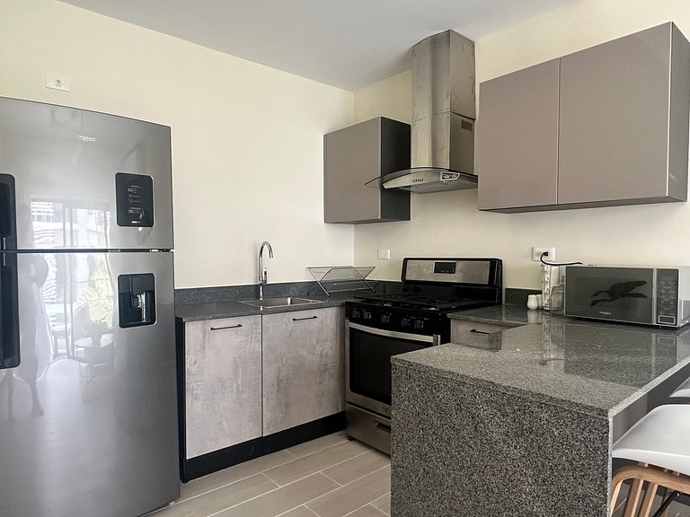 Cozy 1BR in Panorama Lake • Pool & Beach