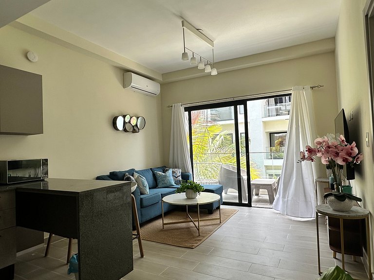 Cozy 1BR in Panorama Lake • Pool & Beach