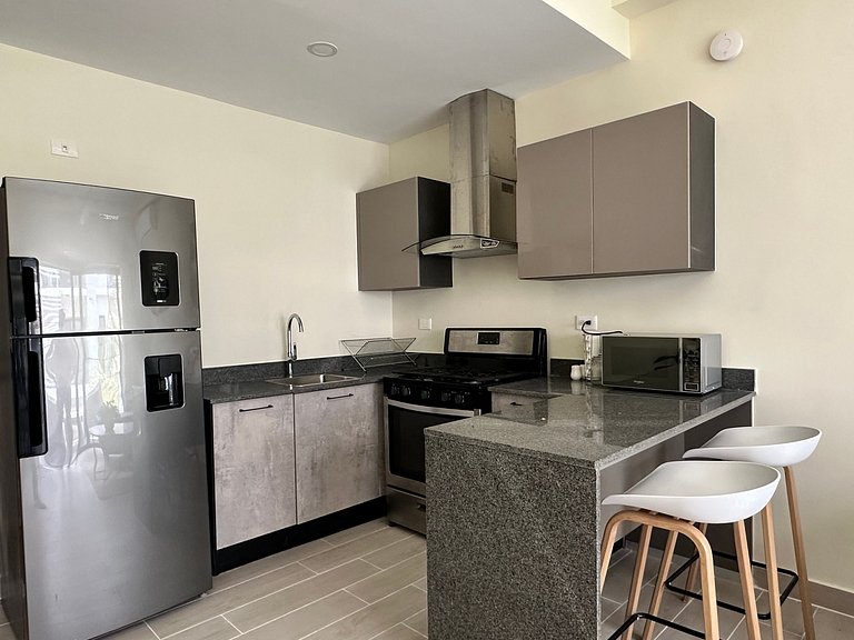 Cozy 1BR in Panorama Lake • Pool & Beach