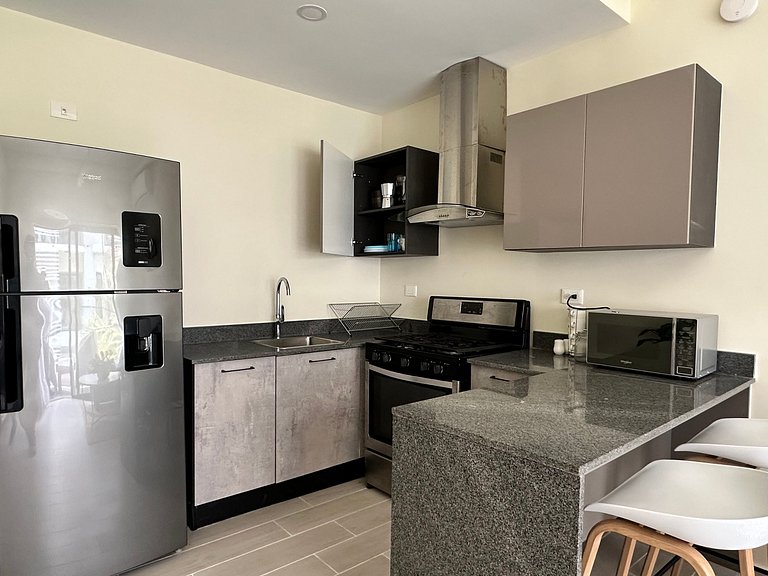 Cozy 1BR in Panorama Lake • Pool & Beach
