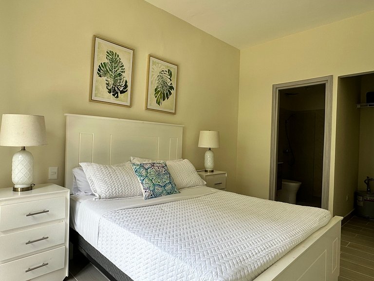 Cozy 1BR in Panorama Lake • Pool & Beach