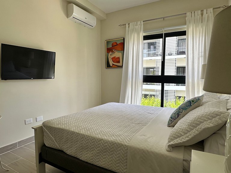 Cozy 1BR in Panorama Lake • Pool & Beach