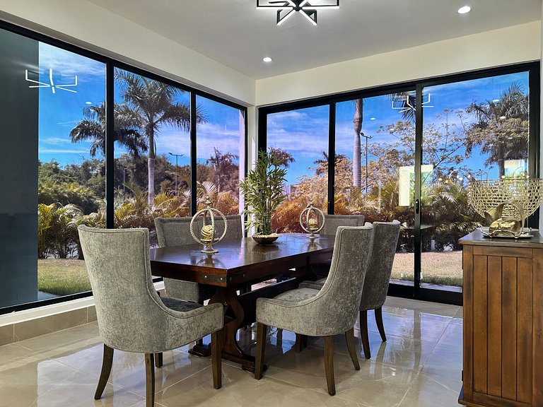 Villa Valdivia, Serene Retreat w/ Private Pool, Nueva Romana