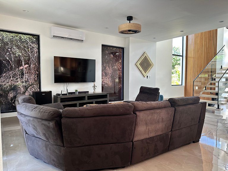 Villa Valdivia, Serene Retreat w/ Private Pool, Nueva Romana