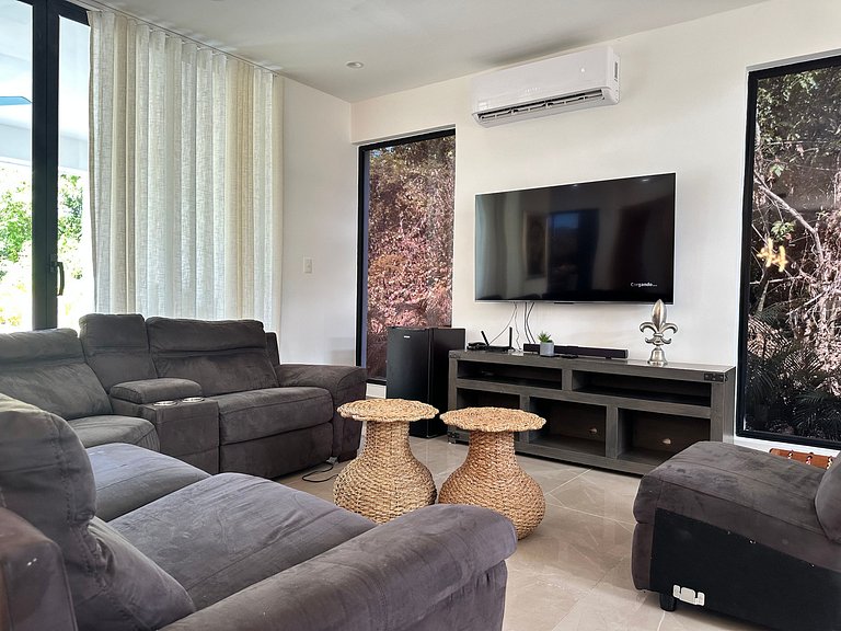 Villa Valdivia, Serene Retreat w/ Private Pool, Nueva Romana