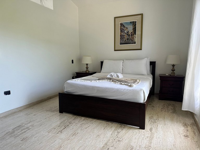 2BR Retreat in Cocotal–Pool, Golf & Fast WiFi