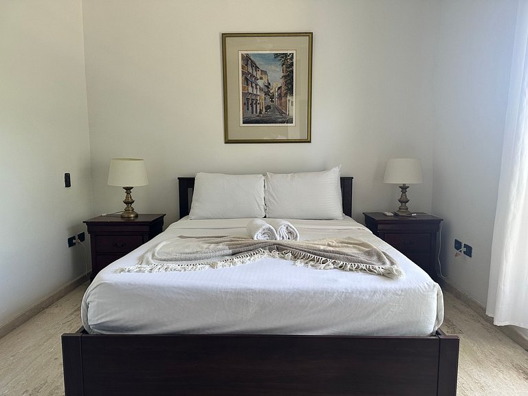 2BR Retreat in Cocotal–Pool, Golf & Fast WiFi