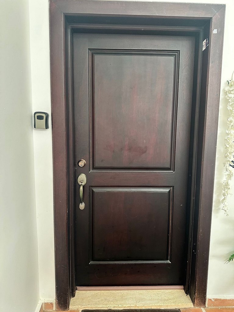 2BR Retreat in Cocotal–Pool, Golf & Fast WiFi