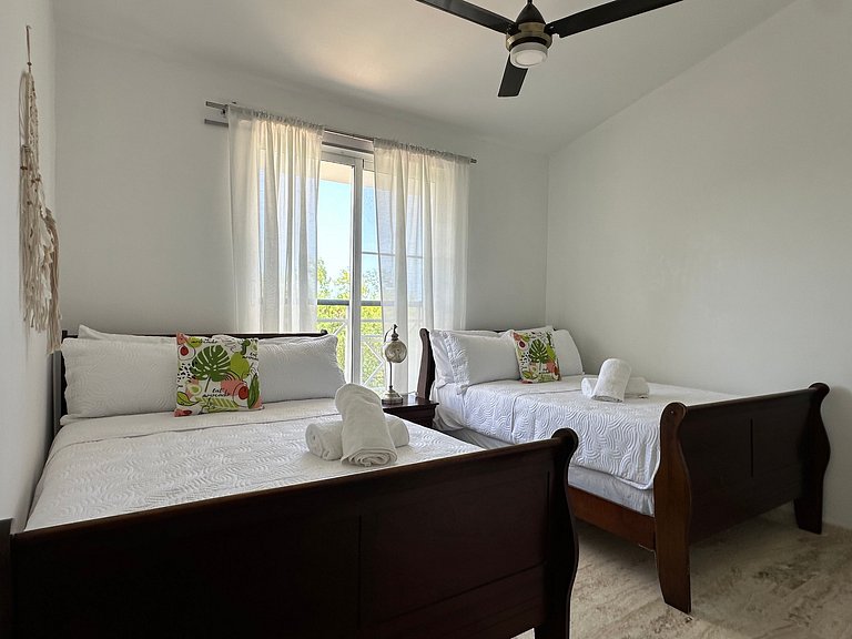 2BR Retreat in Cocotal–Pool, Golf & Fast WiFi