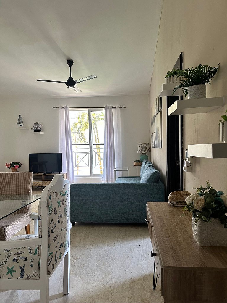 2BR Retreat in Cocotal–Pool, Golf & Fast WiFi