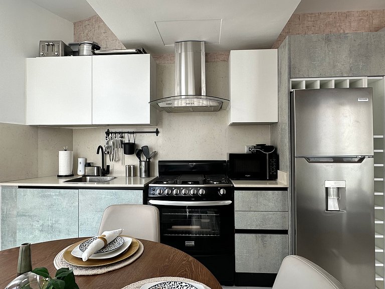 Designer 1BR Piantini Near Blue Mall, Rooftop Pool | YellowK