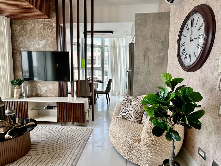 Designer 1BR Piantini Near Blue Mall, Rooftop Pool | YellowK