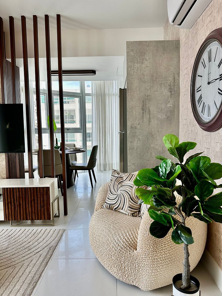 Designer 1BR Piantini Near Blue Mall, Rooftop Pool | YellowK