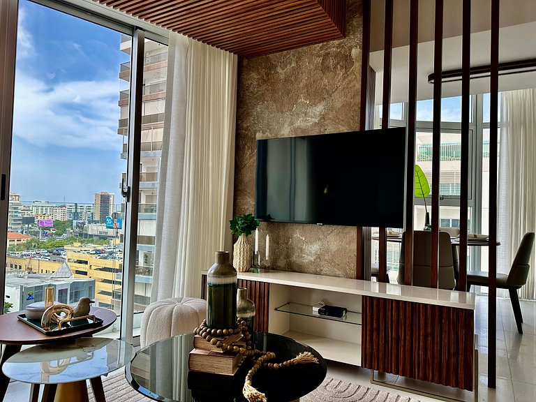 Designer 1BR Piantini Near Blue Mall, Rooftop Pool | YellowK