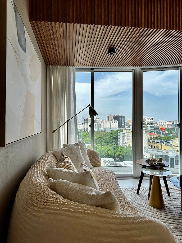 Designer 1BR Piantini Near Blue Mall, Rooftop Pool | YellowK