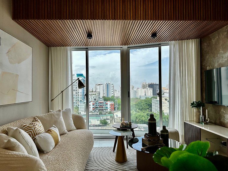 Designer 1BR Piantini Near Blue Mall, Rooftop Pool | YellowK