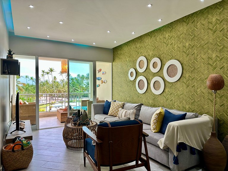 Beachfront 2BR Escape | Sea & Pool Views | Juan Dolio – By Y