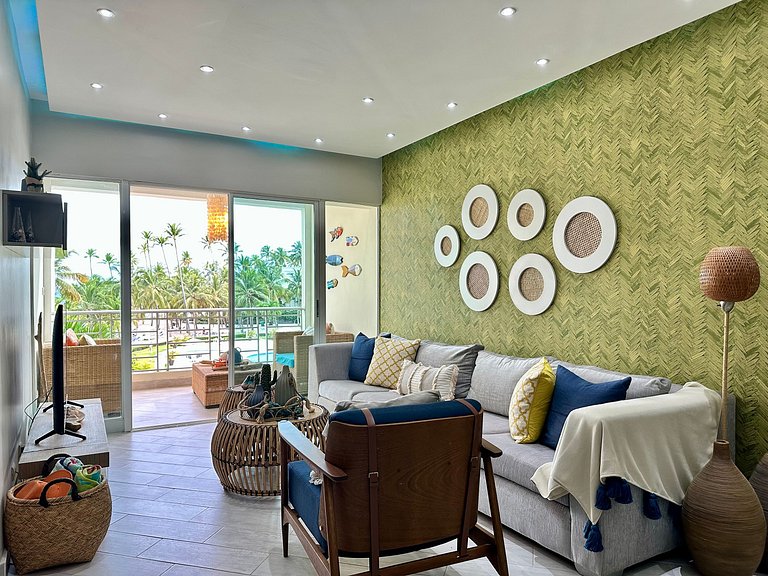 Beachfront 2BR Escape | Sea & Pool Views | Juan Dolio – By Y