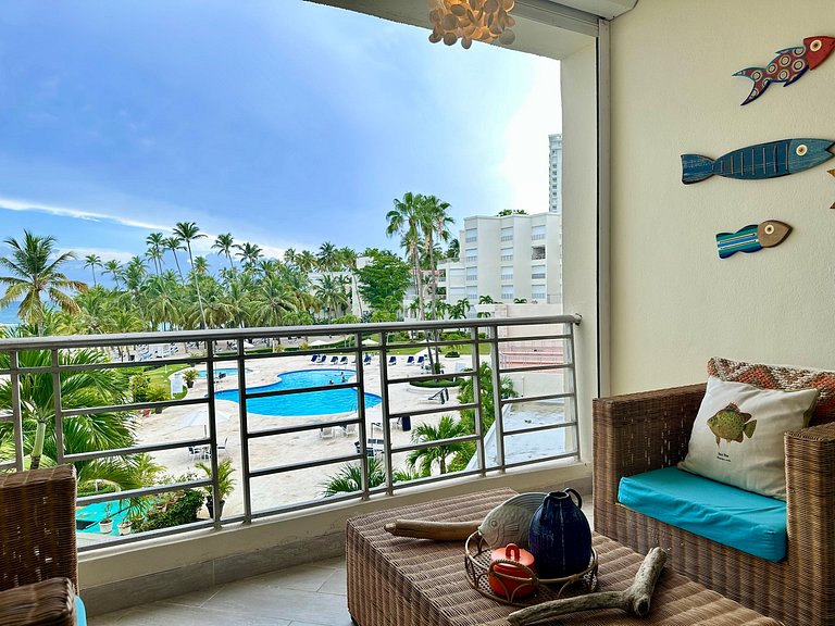 Beachfront 2BR Escape | Sea & Pool Views | Juan Dolio – By Y