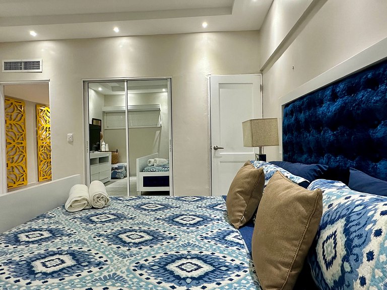 Beachfront 2BR Escape | Sea & Pool Views | Juan Dolio – By Y