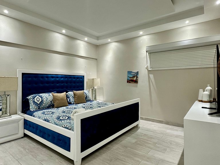 Beachfront 2BR Escape | Sea & Pool Views | Juan Dolio – By Y