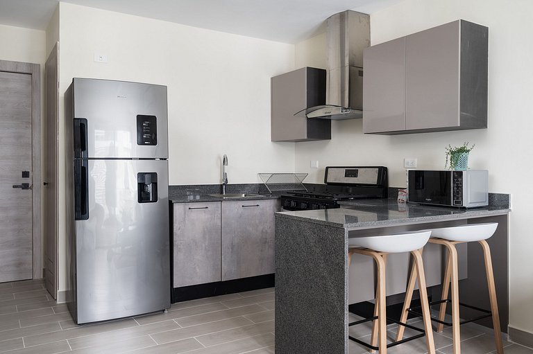 Cozy 1BR in Panorama Lake • Pool & Beach