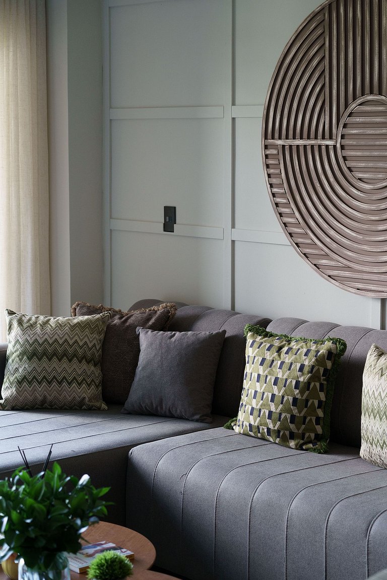 3BR Green One II · Luxe Stay · Airport & Beach| YK