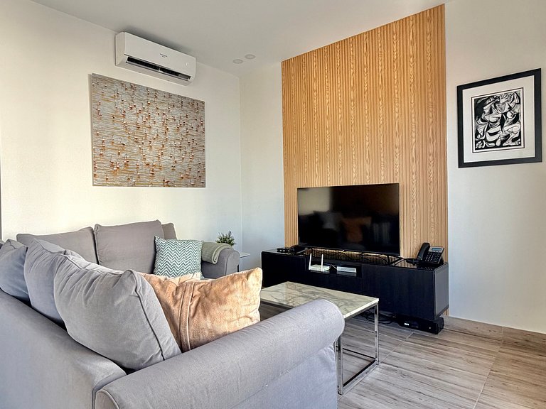 Pool*Gym *|view * 5|1br *40 MBwi-fi* Yellowkey