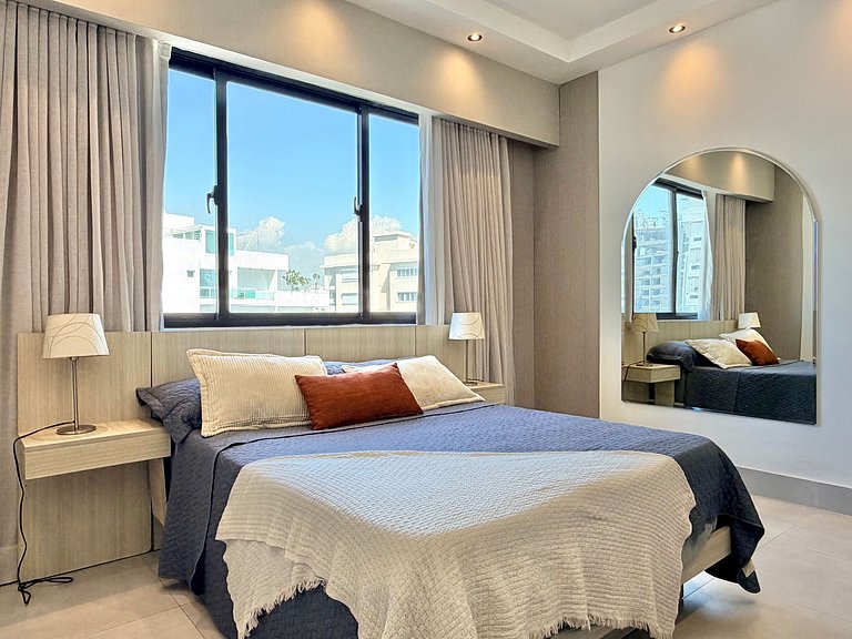Stylish High Floor 1 Bed Apartment Modern Building